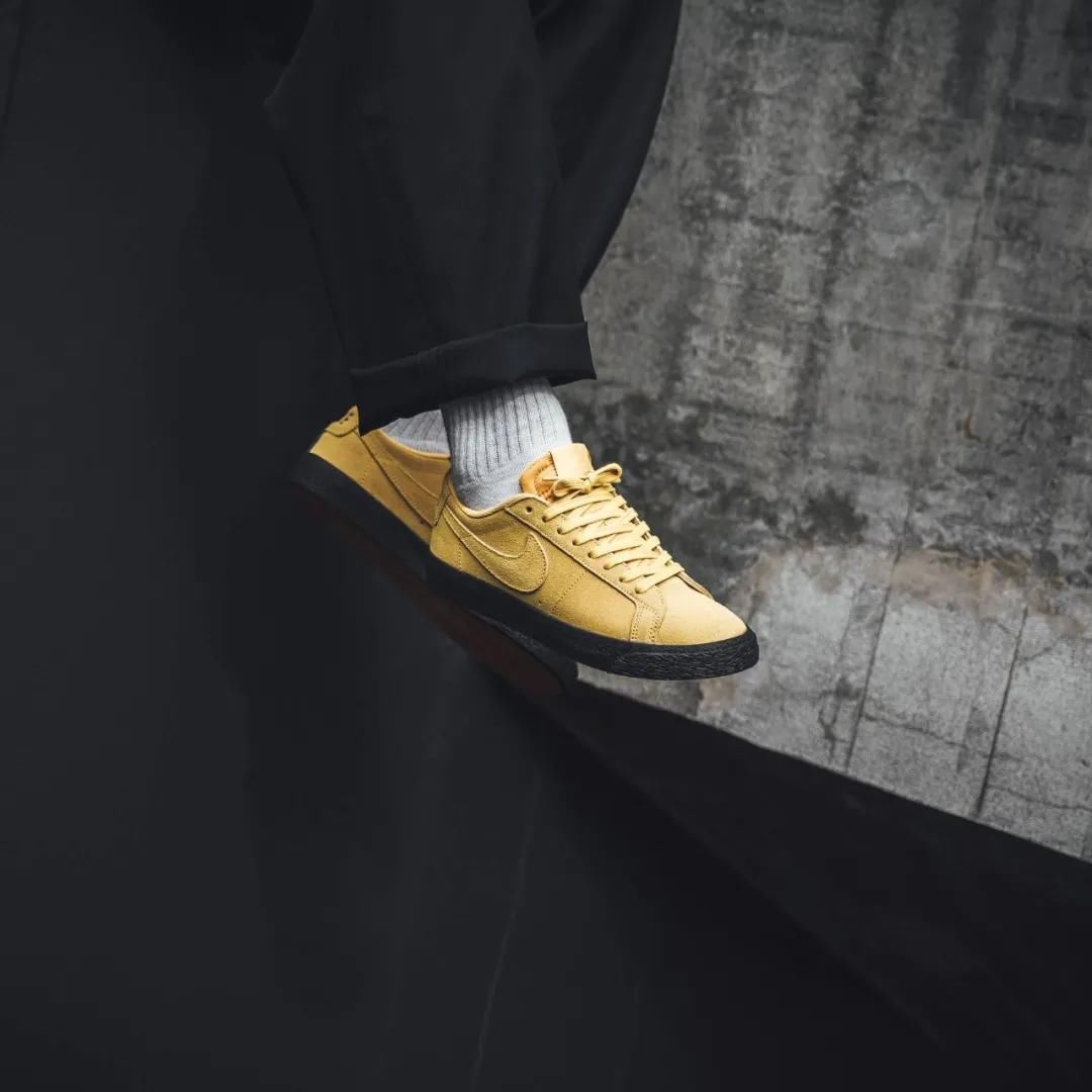 今年过冬，能在大街上独领风骚的是「小黄鞋」