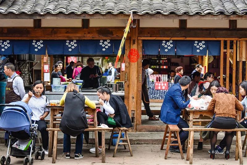 新型|让社区商业“C位出道”的秘诀,可能是这些「新型菜市」