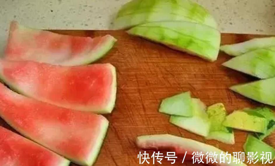 三种果皮垃圾,别再丢进垃圾桶了,丢进花盆,花卉根茎变更粗壮