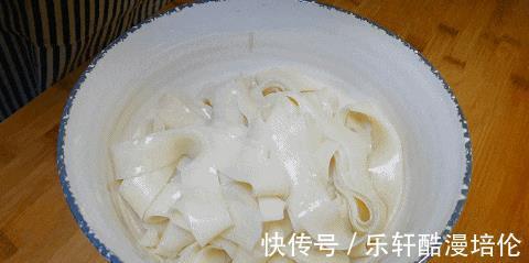 小葱|想吃凉面不用上外面买,这样做简单更好吃,比叫外卖还要快