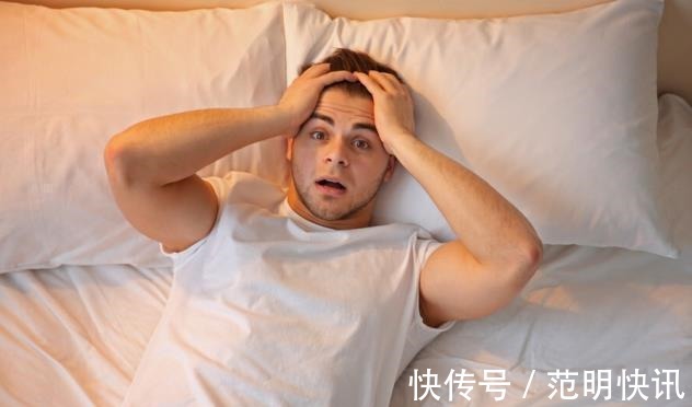 经常性|影响人睡眠的4个因素,劝你尽量远离,做的越多,失眠离你越近