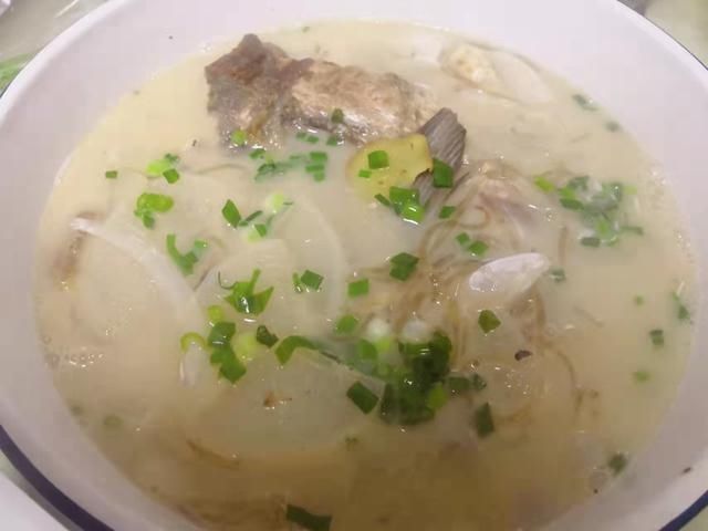 不管煮什么鱼汤，牢记这“3步”，保证鱼汤又浓又白，鲜香无腥味