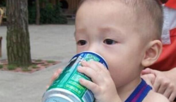 家长|喝一次等于吃3个塑料袋,很多家长都还在给孩子喝,医生无知