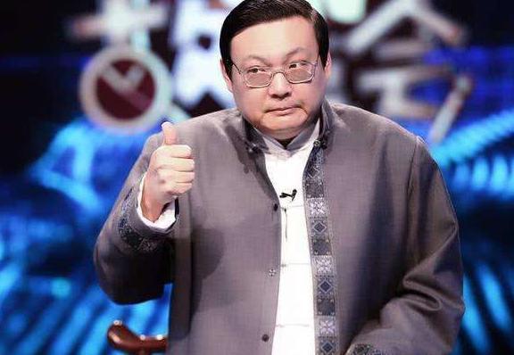 所有节目被停播,“央视名嘴”梁宏达无奈退圈,网友们却拍手叫好