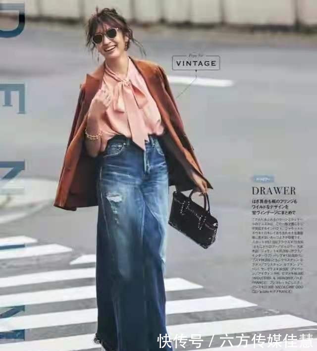 女人|40岁女人穿衣，多用牛仔单品来打造减龄感，时髦又显年轻