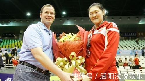 郎平|中国女排重炮手王一梅,为何会被郎平弃选,不退役的她如今怎样?