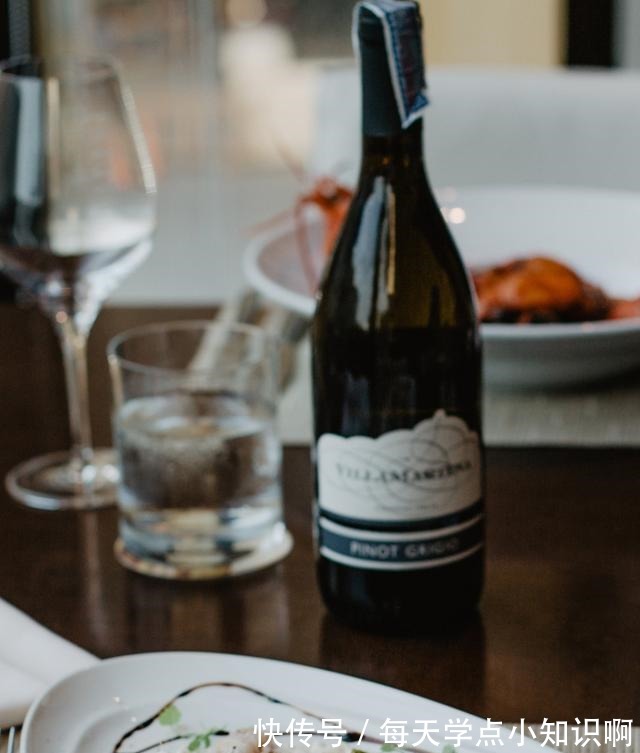 酒柜|轻奢酒柜,你的家一定要有一个!轻奢酒柜,你的家一定要有一个!