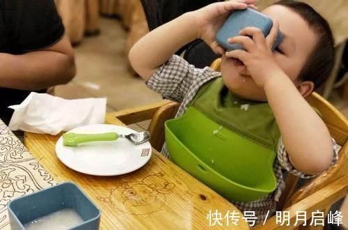 不良习惯|长大后没本事的孩子,吃饭时大多会有3种“表现”,希望你家没有