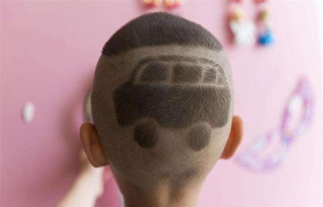 后脑勺|这4个部位是孩子的“生命线”,父母就算再生气,也别轻易碰!