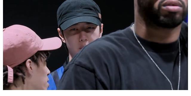 oldschool|“一波王炸”高難度齊舞，劉憲華戰隊輕松碾壓，王一博清醒又真誠