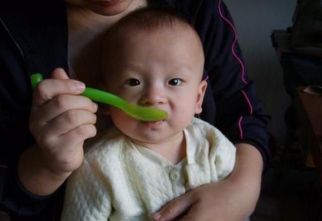 积食|双胞胎长期积食不在意,拖成“疳积”,儿科医生:家长无知造成的