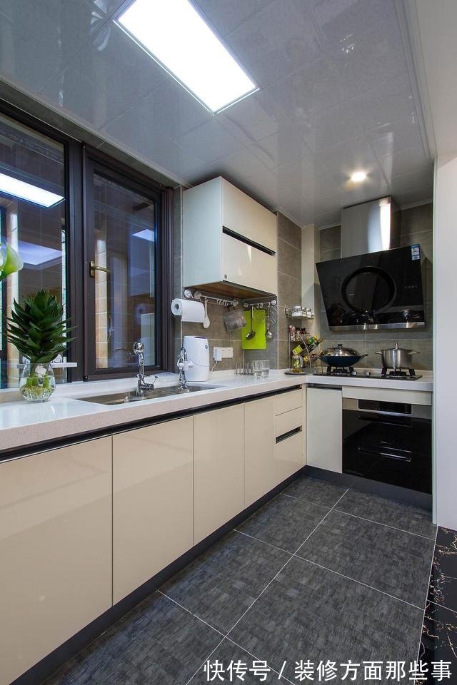 轻奢风|138平现代风四居室,这个轻奢风太时尚了