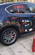 |搞笑GIF:妹子你这是在停车场练漂移吗?