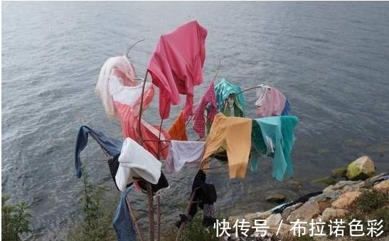 母亲|晚上千万不要把小孩子的衣服挂在外边