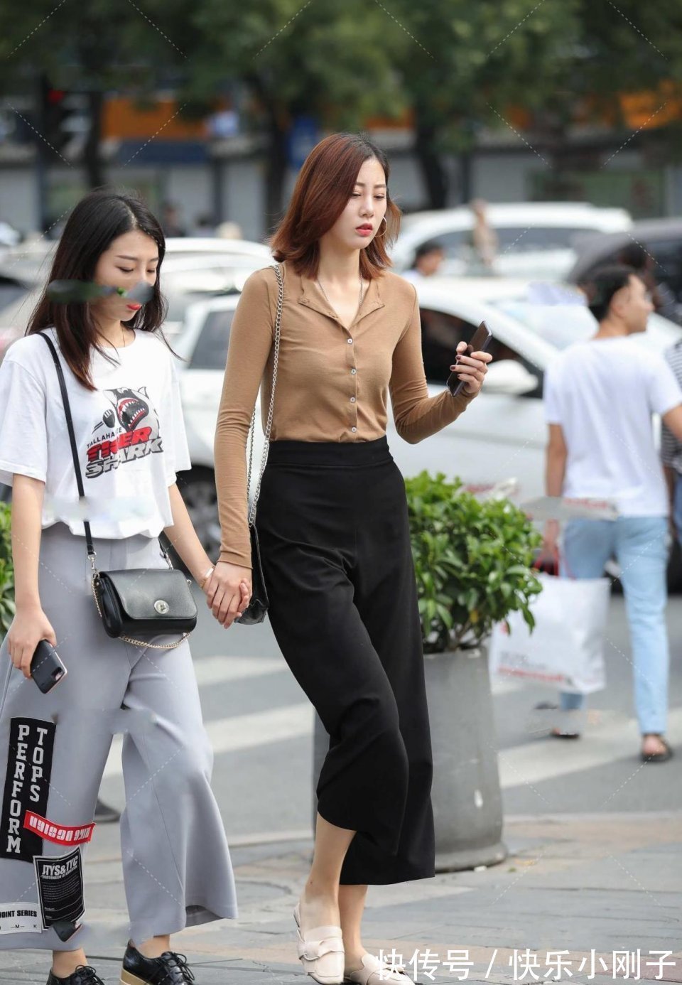 阔腿裤|真是一个性感的美人,她让人眼前一亮,真想带她环游世界