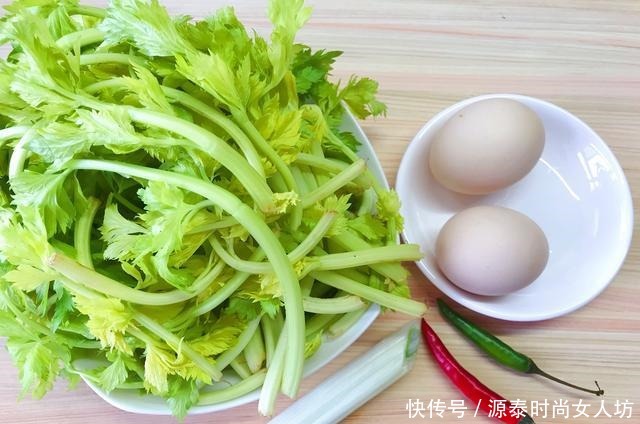 这个菜我见到就会买,搭配2个鸡蛋一起炒,清香脆嫩,非常下饭