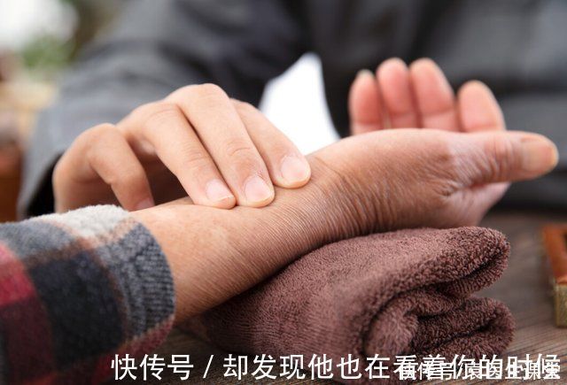 不良习惯|43岁女子,从肝硬化到肝功正常,医生常吃1物,肝脏慢慢柔软