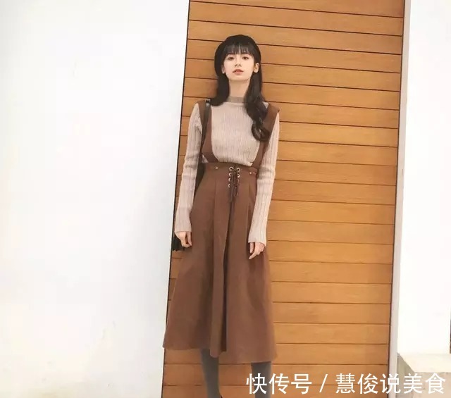 舒适感 今秋尽量少穿“打底裤”,太土!流行“着压袜”,时髦舒适又百搭