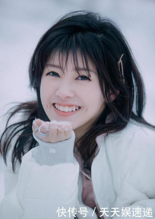 脸上这4处有“窝”的女人,天生就是“美人胚子”,看看你有没有