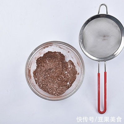 #健康甜蜜烘焙料理# 树桩蛋糕