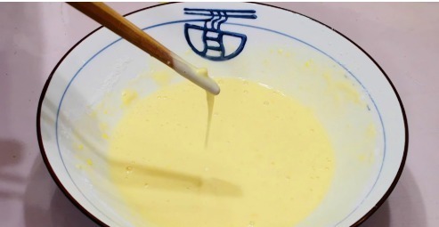 炸鱼时,直接下锅炸就错了饭店都这样做,出锅又酥又脆还不腥气