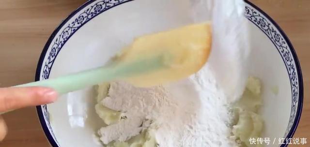 早餐|一个土豆和一碗糯米粉,只要十分钟,简单的早餐