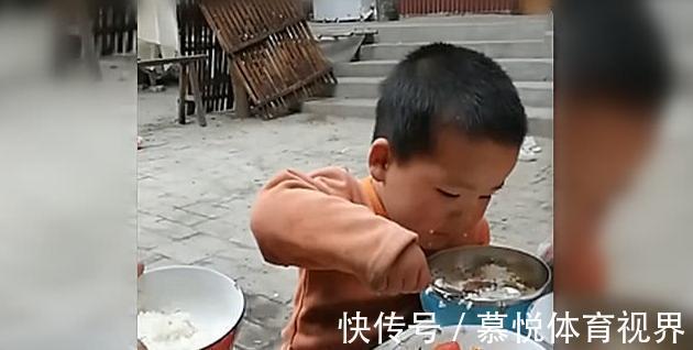 小家伙|临时出差把儿子送到奶奶家,不久奶发来一段视频,我该怎么解释呢