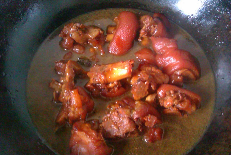 加点|炖猪蹄时为什么炖不烂?大厨透漏:多加点此料,炖的会更软烂入味