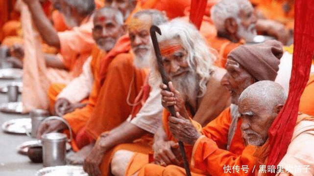 放言|印度“站神”32年纹丝不动,放言:“谁能让我动,就给一千元”