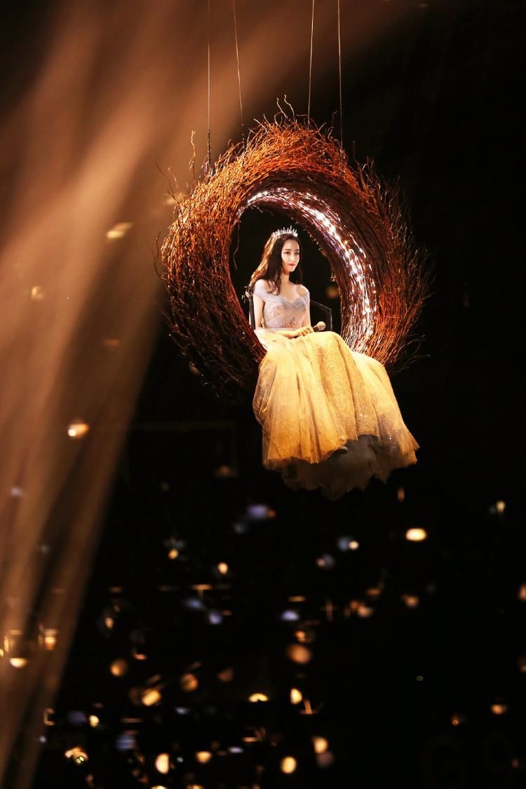  晚会|F4抠图假同框，五个岳云鹏傻傻分不清，江苏卫视晚会真的会玩