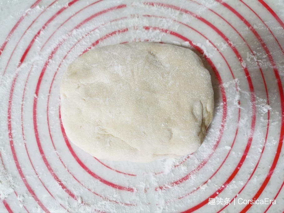 炸油条用放酵母吗教你正确的做法,出锅金黄酥脆,放凉了也不硬