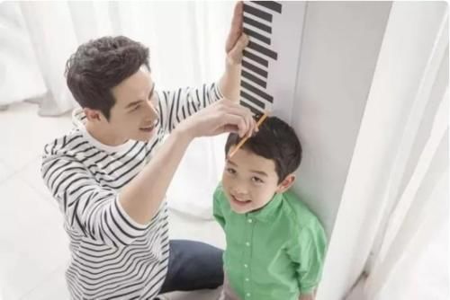 父母们|孩子腿部若有这些特征,说明是个潜力股,将来多半能有“大长腿”