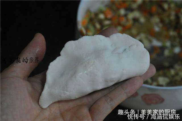 肉包子|此“地摊小吃”火了!2块钱一个,香糯开胃比肉包子还好吃!