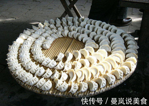 做饺子馅时放熟油还是放生油，九成人会放错，怪不得饺子不好吃