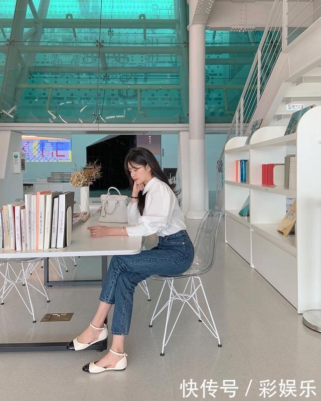 别再用白衬衫搭配西装,这3种单品和白衬衫才是绝配,气质又时髦