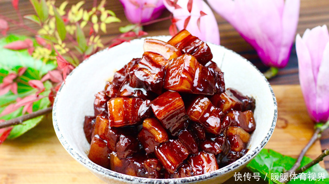 不用|这是红烧肉的最新做法,不用放糖,色泽红润,好吃不油腻!