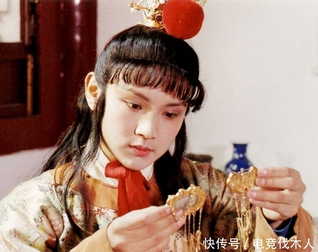 端午节|端午节白天，晴雯骂袭人做了丑事，傍晚她便把睡觉的位置让给晴雯