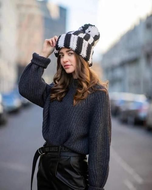 懂打扮的中年女人不显老！3种帽子的冬季搭配法，好看又不老气