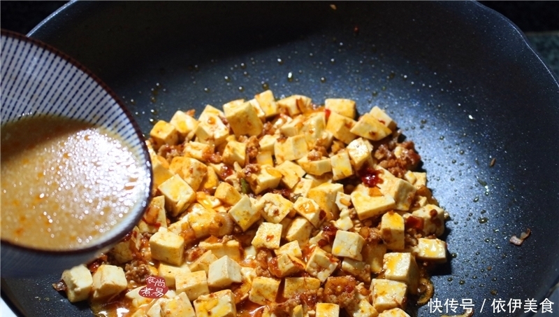 肉糜|天凉了,家人三天两头馋此菜,香辣嫩滑热乎乎,下饭又美味