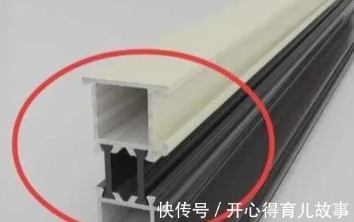 装修|有钱人封阳台都不用塑钢了,现在都流行的,台风天鸽来了都不