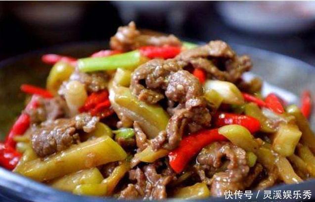 炒牛肉时,加料酒是不对的!加点“它”,牛肉嫩而不柴还不粘锅