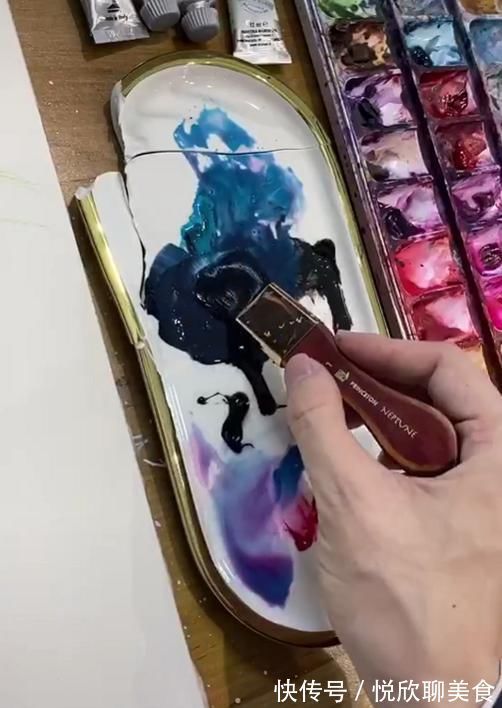 华晨宇&美术生用水画华晨宇,开局被粉丝吐槽,结尾多少钱都想收藏