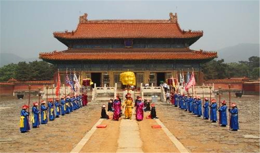 不见|爱新觉罗家族还有后人吗为何不见他们来清东陵、清西陵来祭拜