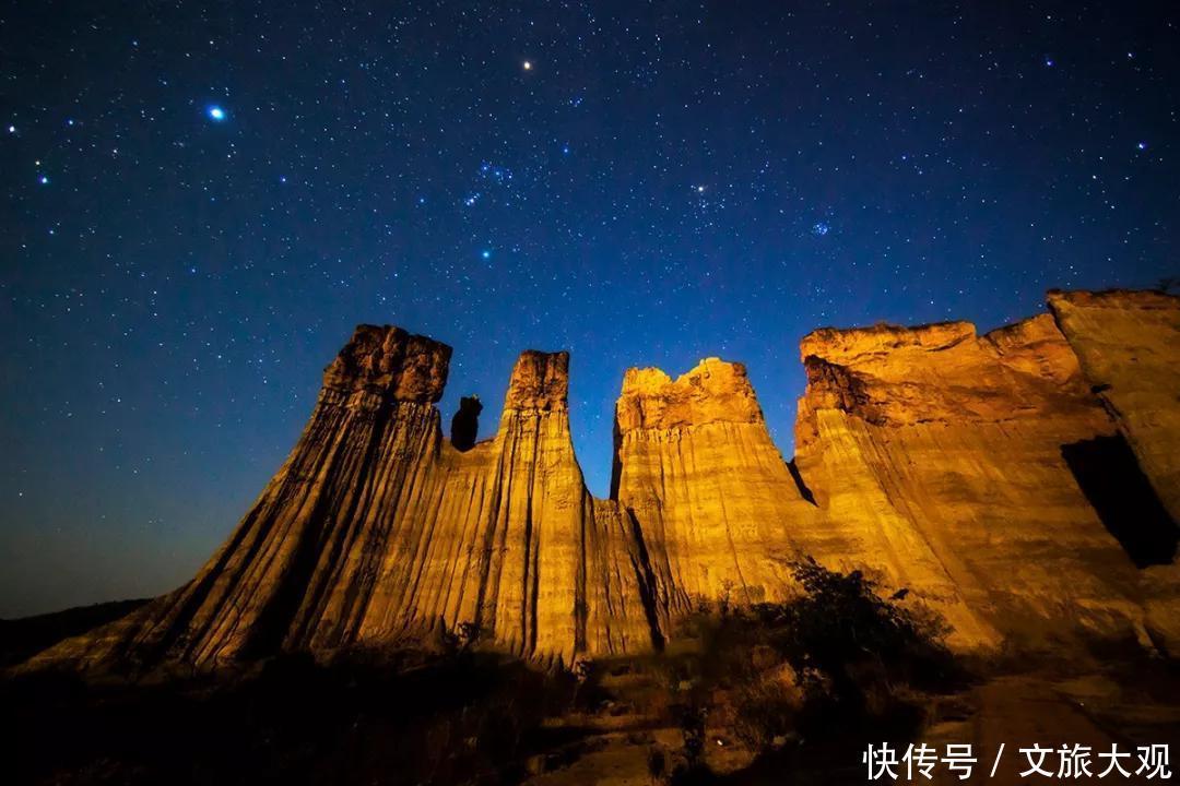 简直|组图！云南楚雄元谋土林的星空、银河，简直绝了