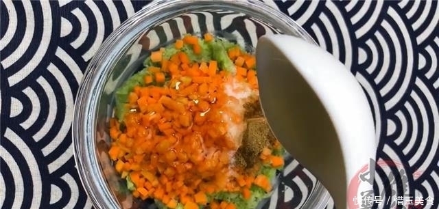 口感|美食家的素丸子:炸萝卜丸子,口感带脆,鲜香美味,一家人爱吃