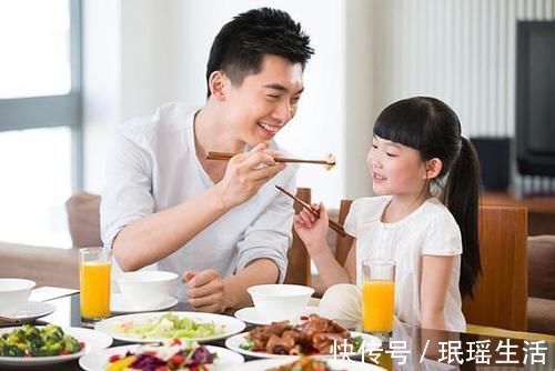 发质|这几种扎头发的方式,时间越长对孩子的头皮伤害越大,你别不在意