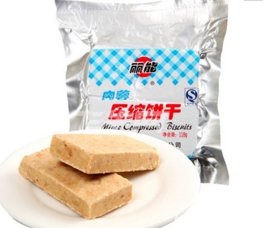 小伙|压缩饼干为何如此耐饿小伙拿水煮完傻眼了,难怪一块能顶几碗饭