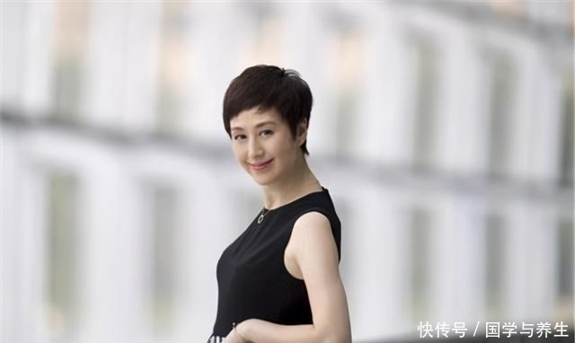 中国京剧之星史依弘,与大18岁的李成儒离婚后,至今未婚