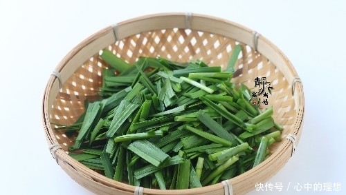 春天遇到此菜,价都不用还,直接拿下,教你好吃做法,超下饭