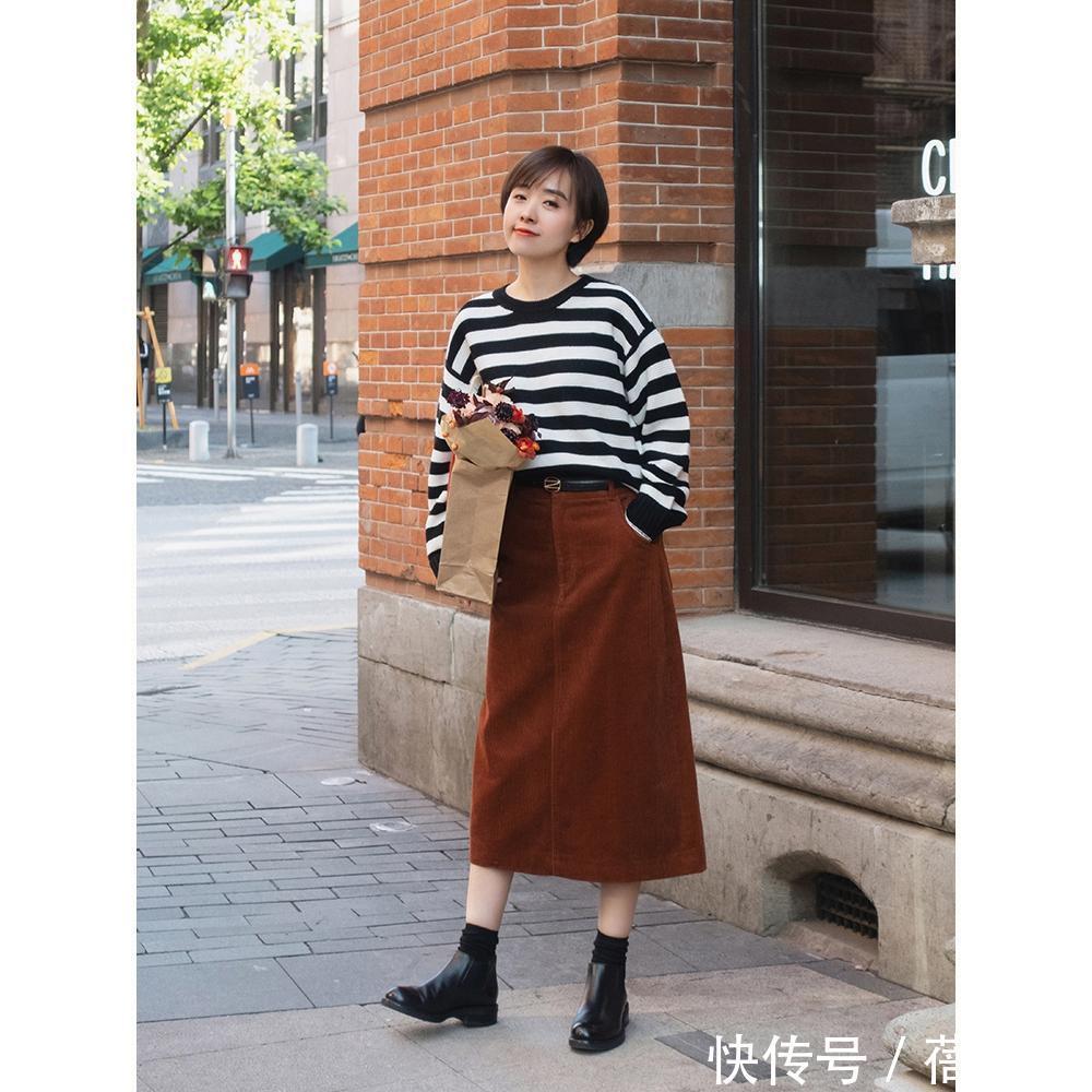 黑白|秋季还是穿“黑白配”最高级,学会这4种高阶搭配,穿出时尚感